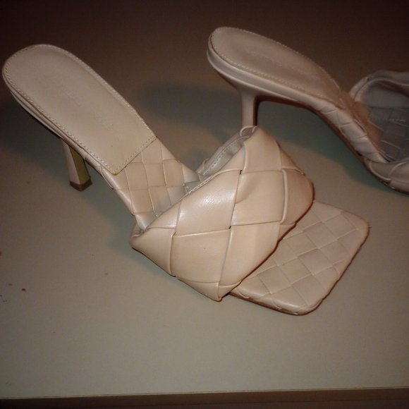 Bottega Veneta Sandals - Picture 10 of 13